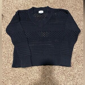 Universal Thread Women's V-Neck Sweater Black